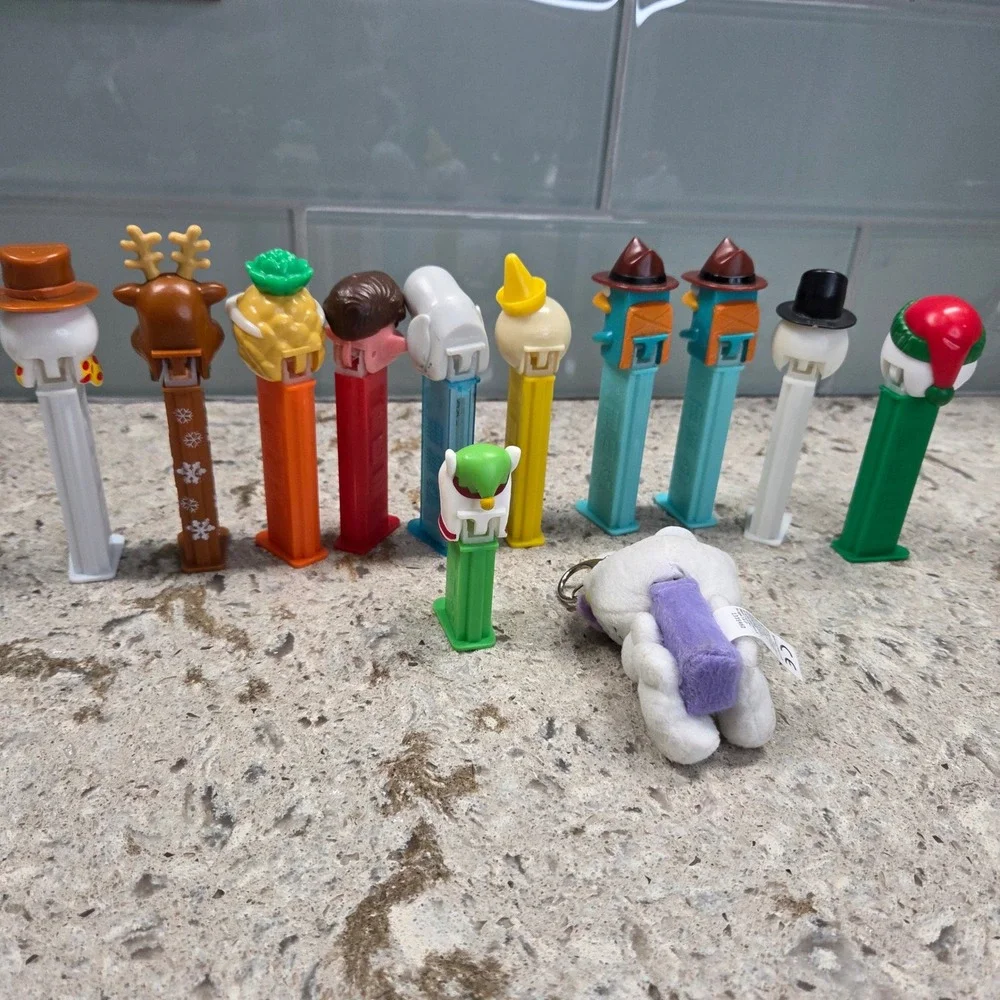 Hello Kitty PEZ Plush Toy PEZ Dispensers‎ Snowman Reindeer Pineapple Assortment
